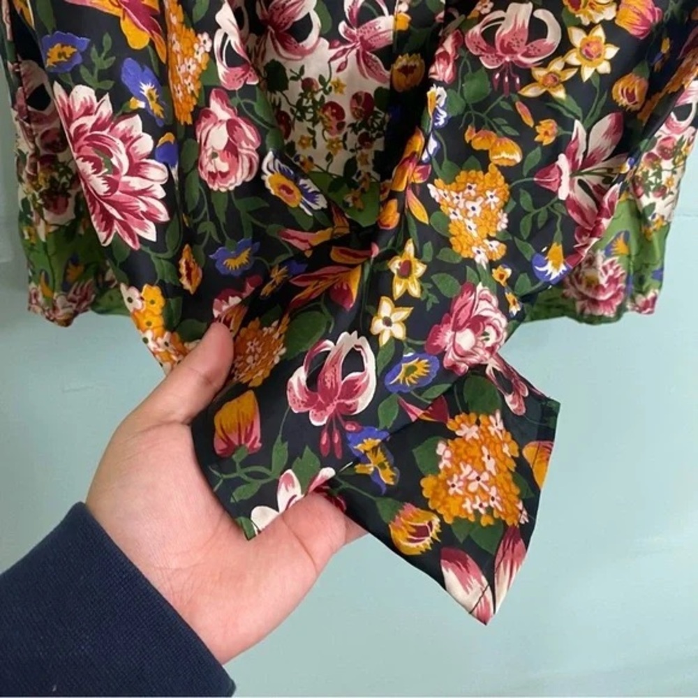 MILLIE Jolie Secret Garden Floral Ruffle Blouse M Tuckernuck Poetcore Academia - Picture 13 of 13